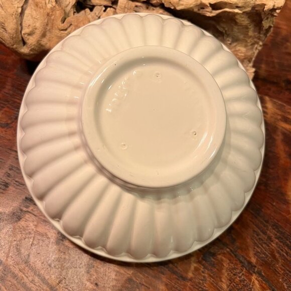 Two Soft White Footed Haeger 9" Stoneware Bowls - Picture 4 of 8